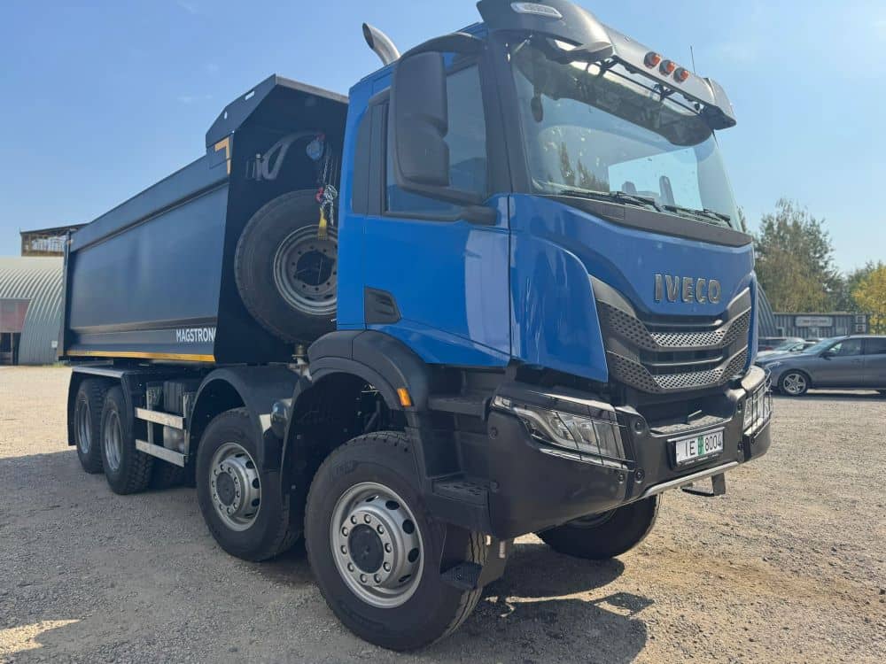 Самосвал 8х8 на шасси IVECO SV88