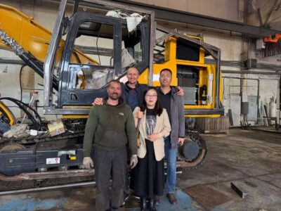 Делегация FAW на производстве СпецТракСервис